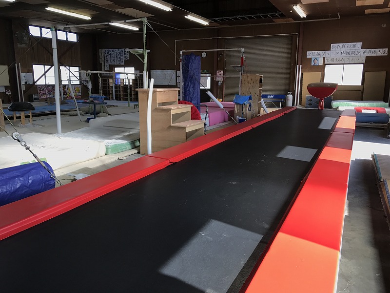 体操練習の必需品 タンブリングトランポリン