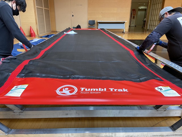 体操練習の必需品 タンブリングトランポリン