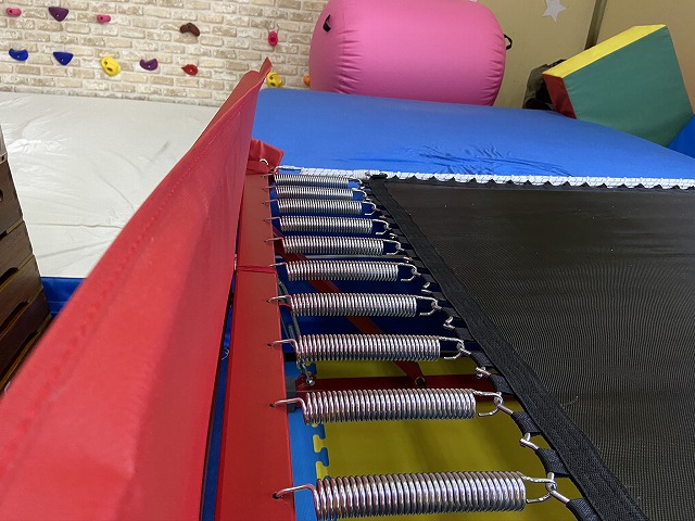 体操練習の必需品 タンブリングトランポリン