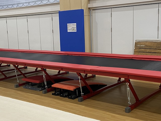 体操練習の必需品 タンブリングトランポリン